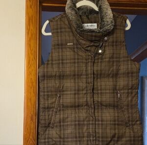 Columbia Women's Brown Checkered Puffer Vest